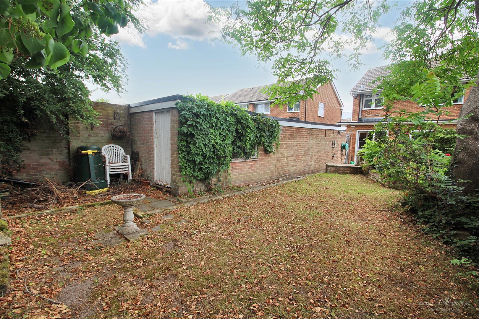 Fitzroy Crescent, Woodley, Reading